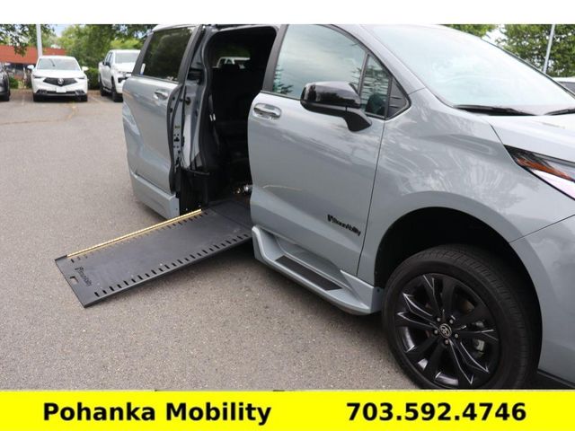 2025 Toyota Sienna XSE