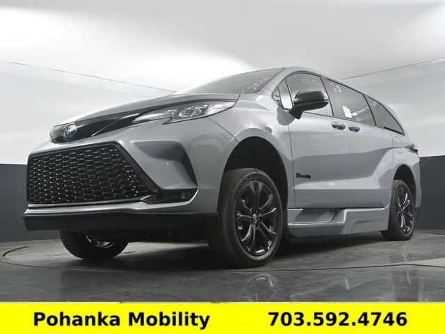 2025 Toyota Sienna XSE