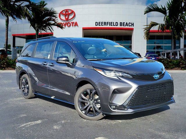 2025 Toyota Sienna XSE