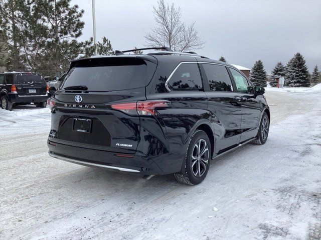 2025 Toyota Sienna Platinum