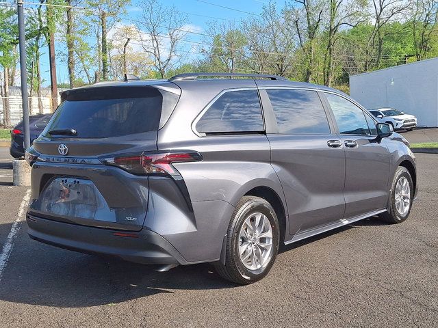2025 Toyota Sienna XLE