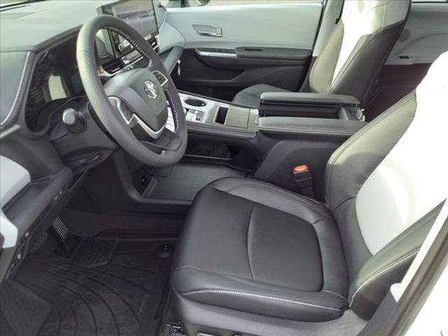 2025 Toyota Sienna XSE