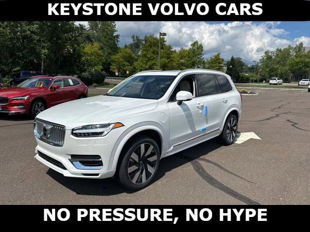 2025 Volvo XC90 Plug-In Hybrid Plus