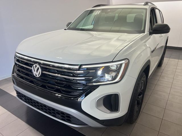 2025 Volkswagen Atlas 2.0T Peak Edition SE w/Technology