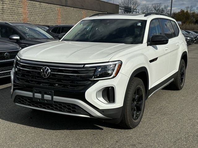 2025 Volkswagen Atlas 2.0T Peak Edition SE w/Technology