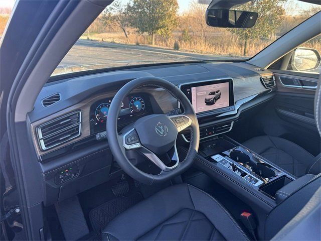 2025 Volkswagen Atlas 2.0T SE Technology