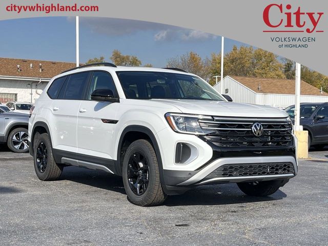 2025 Volkswagen Atlas 2.0T Peak Edition SE w/Technology