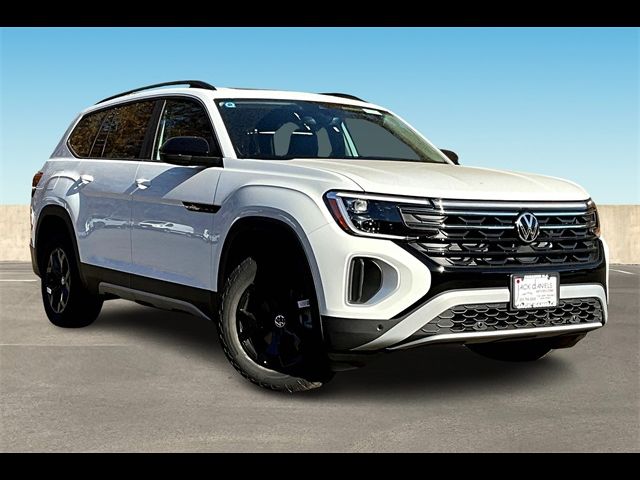 2025 Volkswagen Atlas 2.0T Peak Edition SE w/Technology