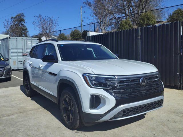 2025 Volkswagen Atlas 2.0T Peak Edition