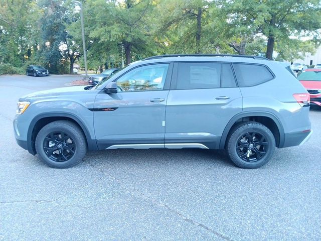 2025 Volkswagen Atlas 2.0T Peak Edition SE w/Technology