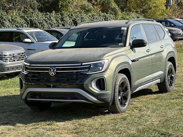 2025 Volkswagen Atlas 2.0T Peak Edition SE w/Technology