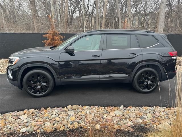 2025 Volkswagen Atlas 2.0T SE Technology