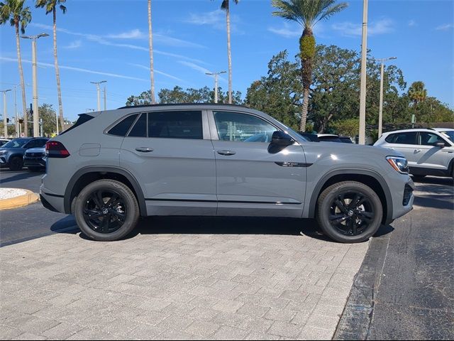 2025 Volkswagen Atlas Cross Sport 2.0T SEL R-Line Black