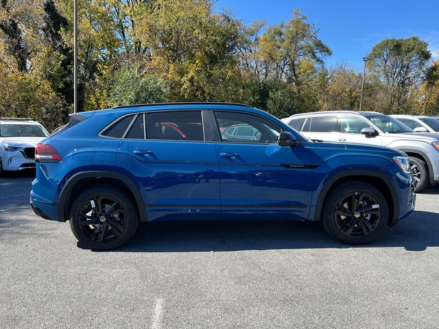 2025 Volkswagen Atlas Cross Sport 2.0T SEL R-Line Black