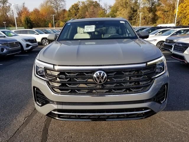 2025 Volkswagen Atlas Cross Sport 2.0T SEL Premium R-Line