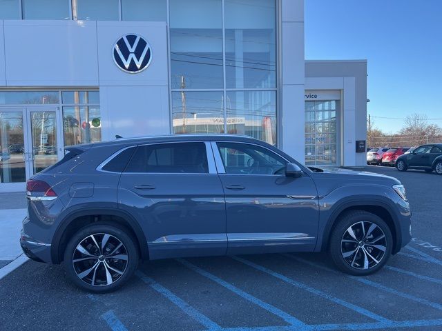 2025 Volkswagen Atlas Cross Sport 2.0T SEL Premium R-Line