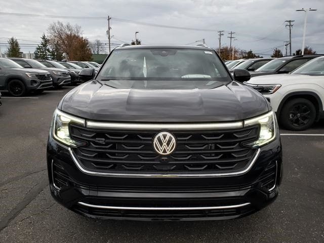 2025 Volkswagen Atlas Cross Sport 2.0T SEL Premium R-Line