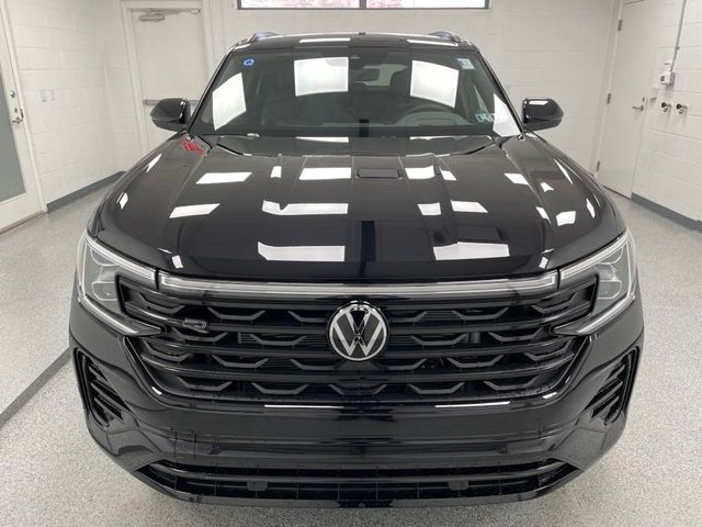 2025 Volkswagen Atlas Cross Sport 2.0T SEL R-Line Black