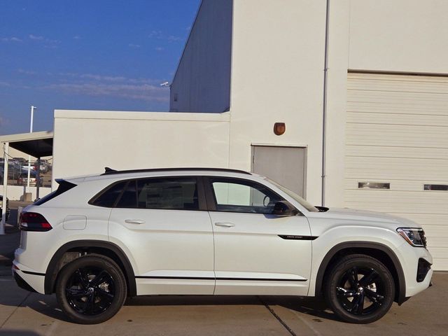 2025 Volkswagen Atlas Cross Sport 2.0T SEL R-Line Black