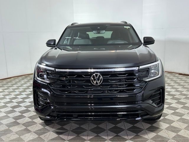 2025 Volkswagen Atlas Cross Sport 2.0T SEL R-Line Black