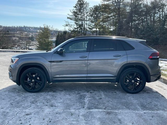 2025 Volkswagen Atlas Cross Sport 2.0T SEL R-Line Black