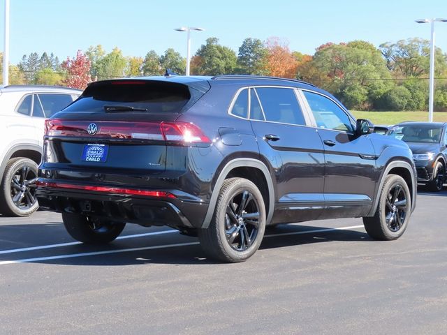 2025 Volkswagen Atlas Cross Sport 2.0T SEL R-Line Black