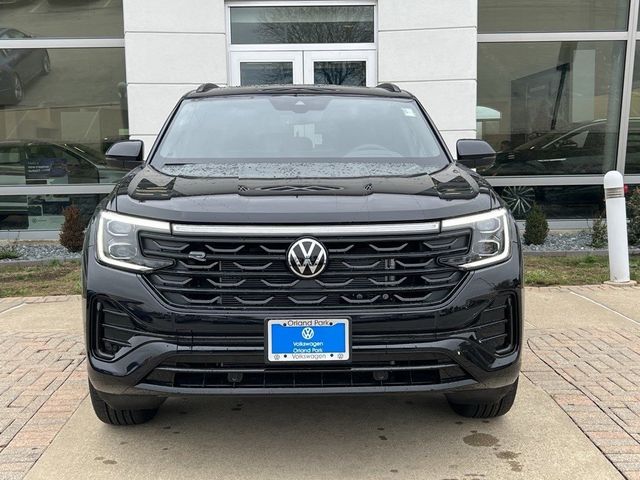 2025 Volkswagen Atlas Cross Sport 2.0T SEL R-Line Black