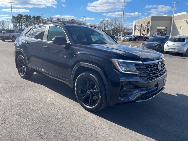 2025 Volkswagen Atlas Cross Sport 2.0T SEL R-Line Black