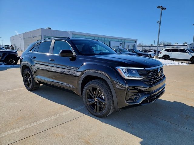 2025 Volkswagen Atlas Cross Sport 2.0T SEL R-Line Black