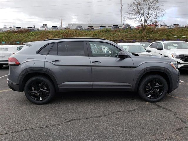 2025 Volkswagen Atlas Cross Sport 2.0T SEL R-Line Black