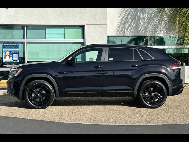 2025 Volkswagen Atlas Cross Sport 2.0T SEL R-Line Black