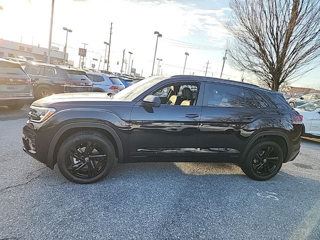 2025 Volkswagen Atlas Cross Sport 2.0T SEL R-Line Black