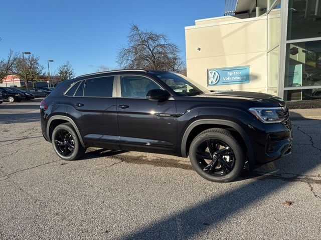 2025 Volkswagen Atlas Cross Sport 2.0T SEL R-Line Black