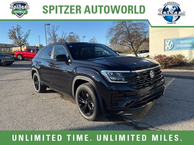 2025 Volkswagen Atlas Cross Sport 2.0T SEL R-Line Black