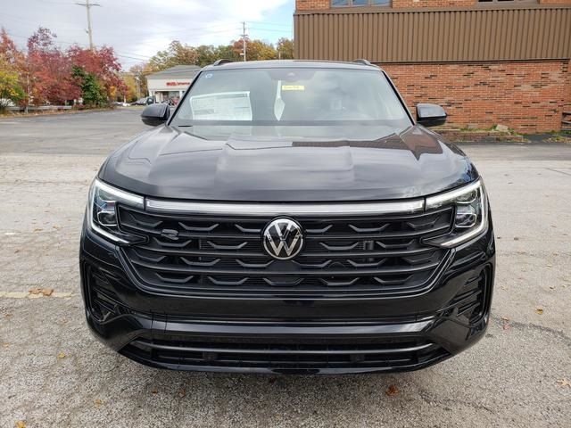 2025 Volkswagen Atlas Cross Sport 2.0T SEL R-Line Black