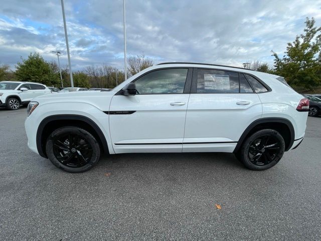 2025 Volkswagen Atlas Cross Sport 2.0T SEL R-Line Black