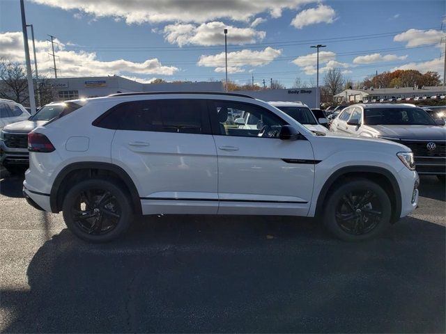 2025 Volkswagen Atlas Cross Sport 2.0T SEL R-Line Black