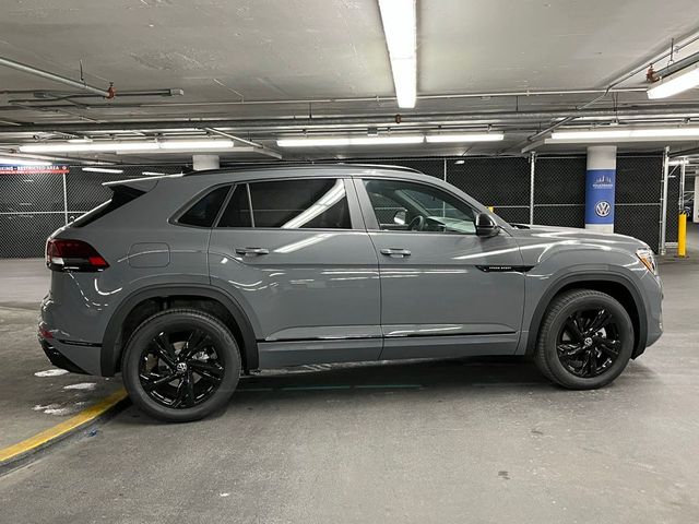 2025 Volkswagen Atlas Cross Sport 2.0T SEL R-Line Black