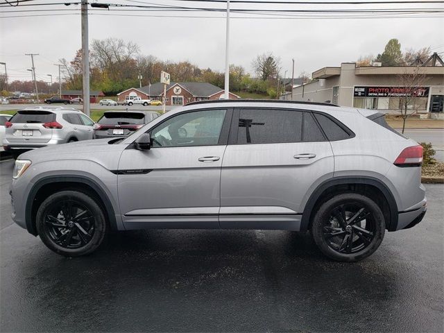 2025 Volkswagen Atlas Cross Sport 2.0T SEL R-Line Black