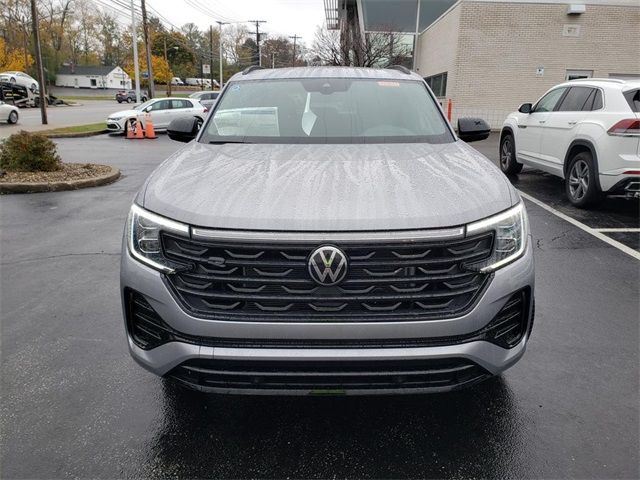 2025 Volkswagen Atlas Cross Sport 2.0T SEL R-Line Black