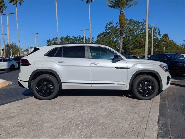 2025 Volkswagen Atlas Cross Sport 2.0T SEL R-Line Black