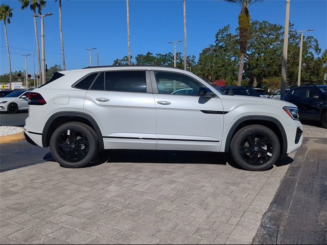 2025 Volkswagen Atlas Cross Sport 2.0T SEL R-Line Black