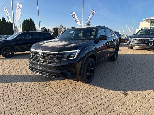 2025 Volkswagen Atlas Cross Sport 2.0T SEL R-Line Black