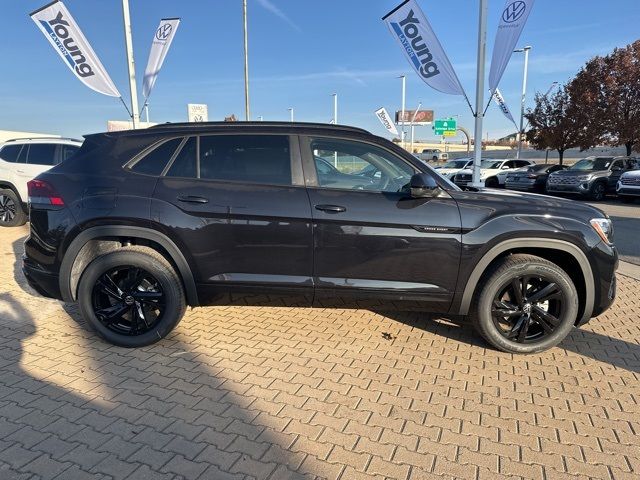 2025 Volkswagen Atlas Cross Sport 2.0T SEL R-Line Black