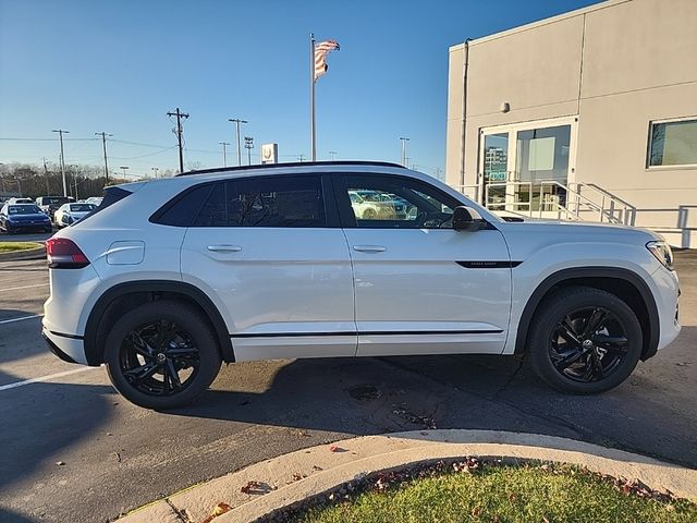 2025 Volkswagen Atlas Cross Sport 2.0T SEL R-Line Black