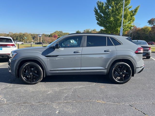 2025 Volkswagen Atlas Cross Sport 2.0T SEL R-Line Black