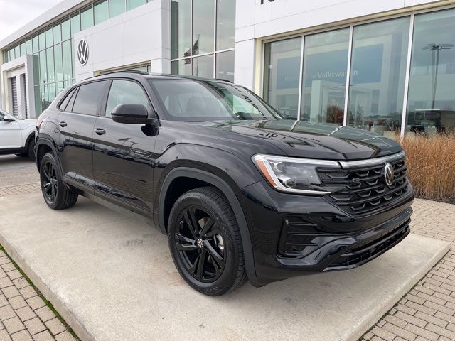 2025 Volkswagen Atlas Cross Sport 2.0T SEL R-Line Black