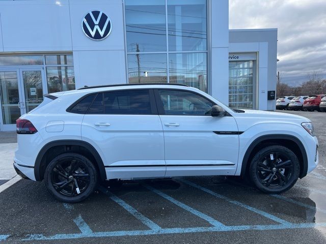 2025 Volkswagen Atlas Cross Sport 2.0T SEL R-Line Black