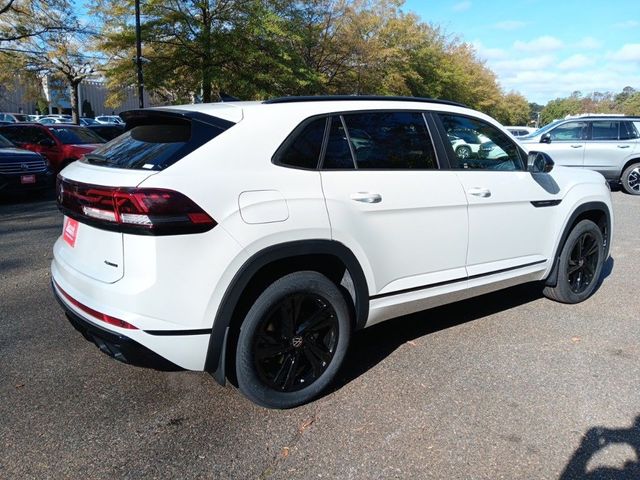 2025 Volkswagen Atlas Cross Sport 2.0T SEL R-Line Black