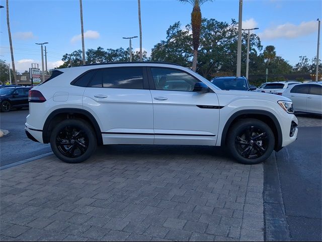 2025 Volkswagen Atlas Cross Sport 2.0T SEL R-Line Black